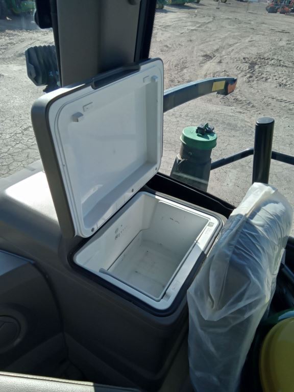 2022 John Deere 8RT 370 Tractor