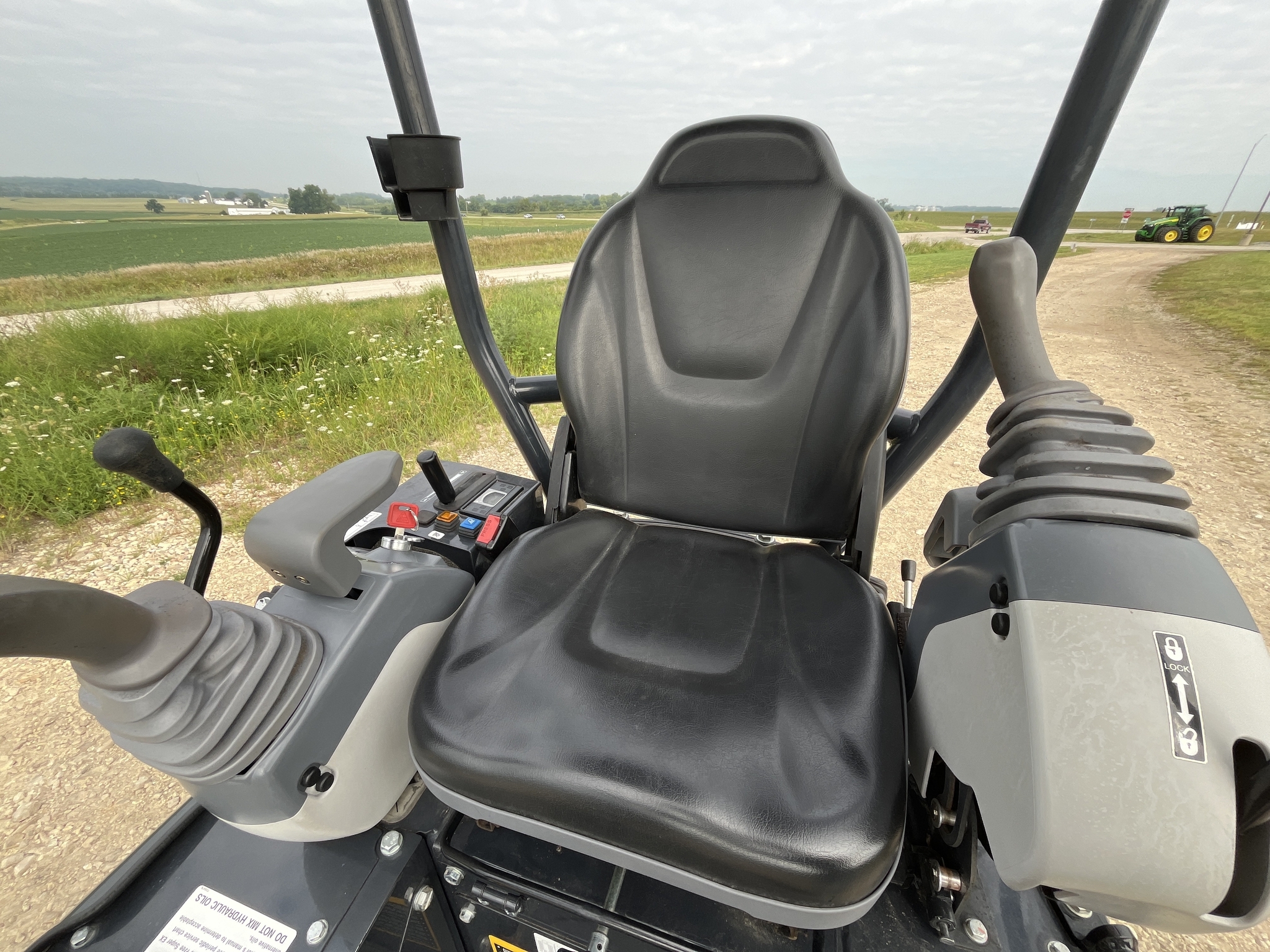 2022 John Deere 17G Mini Excavator