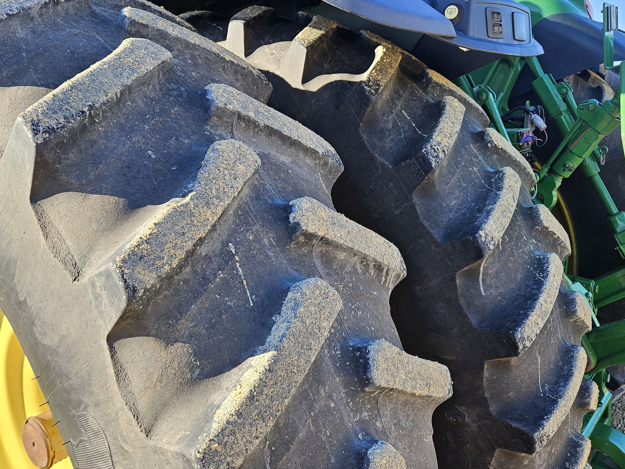 2017 John Deere 8370R Tractor