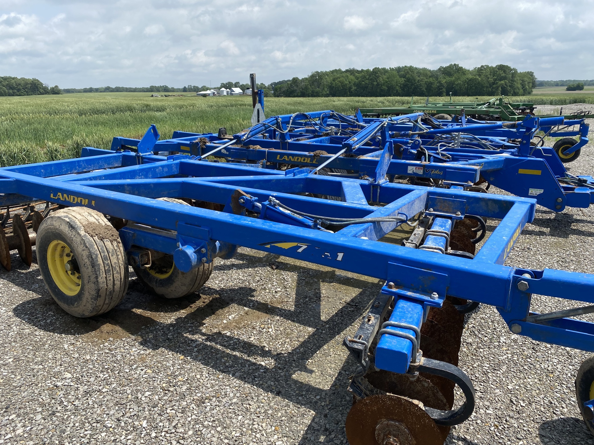 2011 Landoll 7431 VT Plus Vertical Tillage