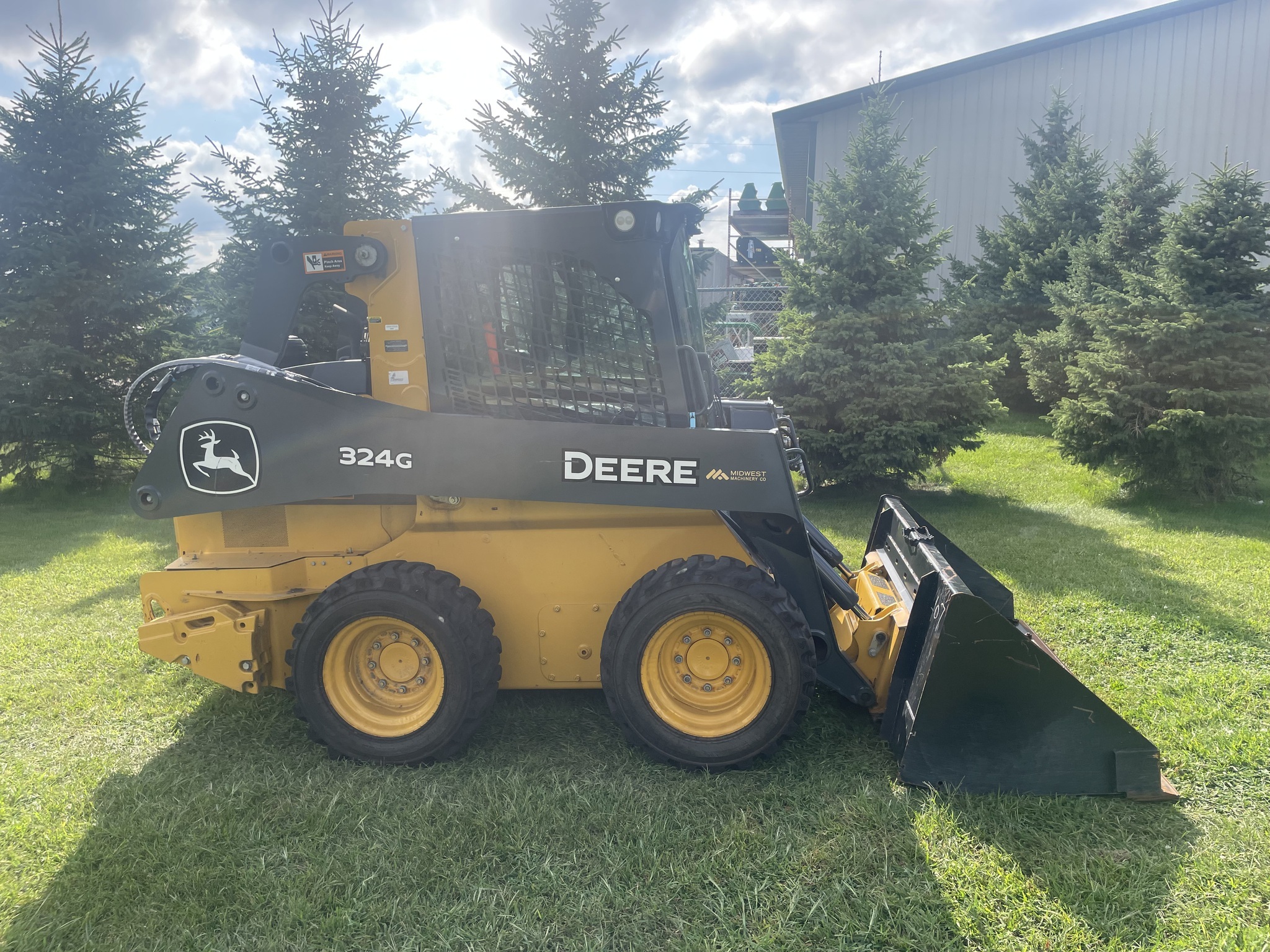 2022 Deere 324G Skid Steer