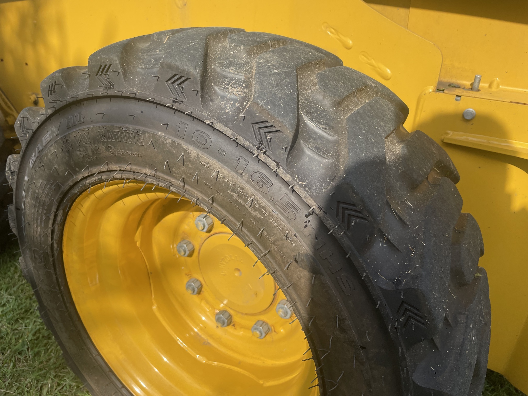 2022 Deere 324G Skid Steer