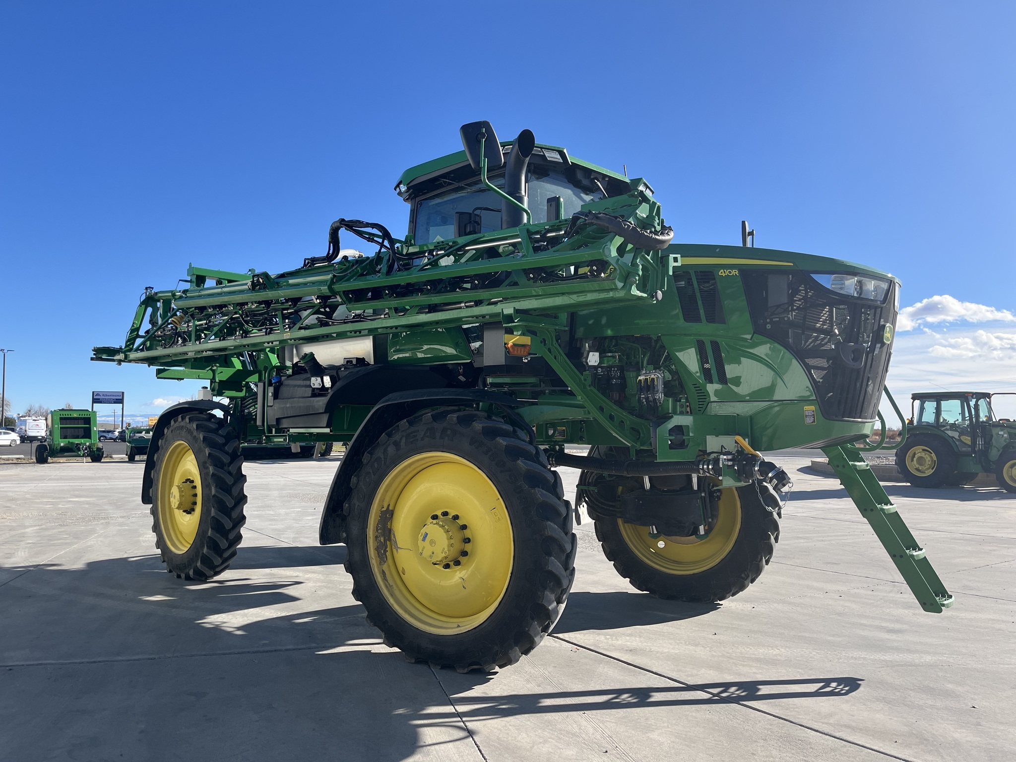 2024 John Deere 410R Self-Propelled Sprayer