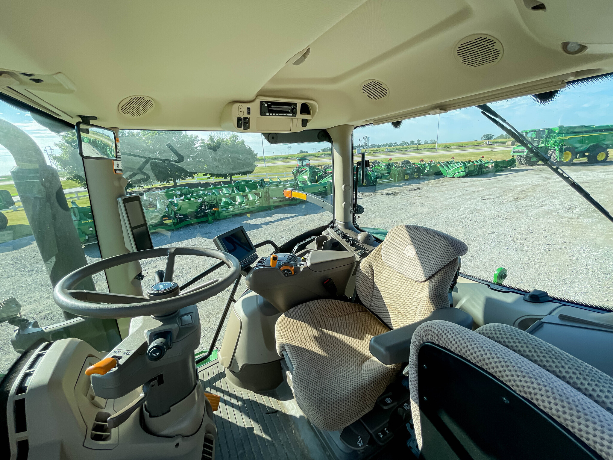 2022 John Deere 6R 155 Tractor