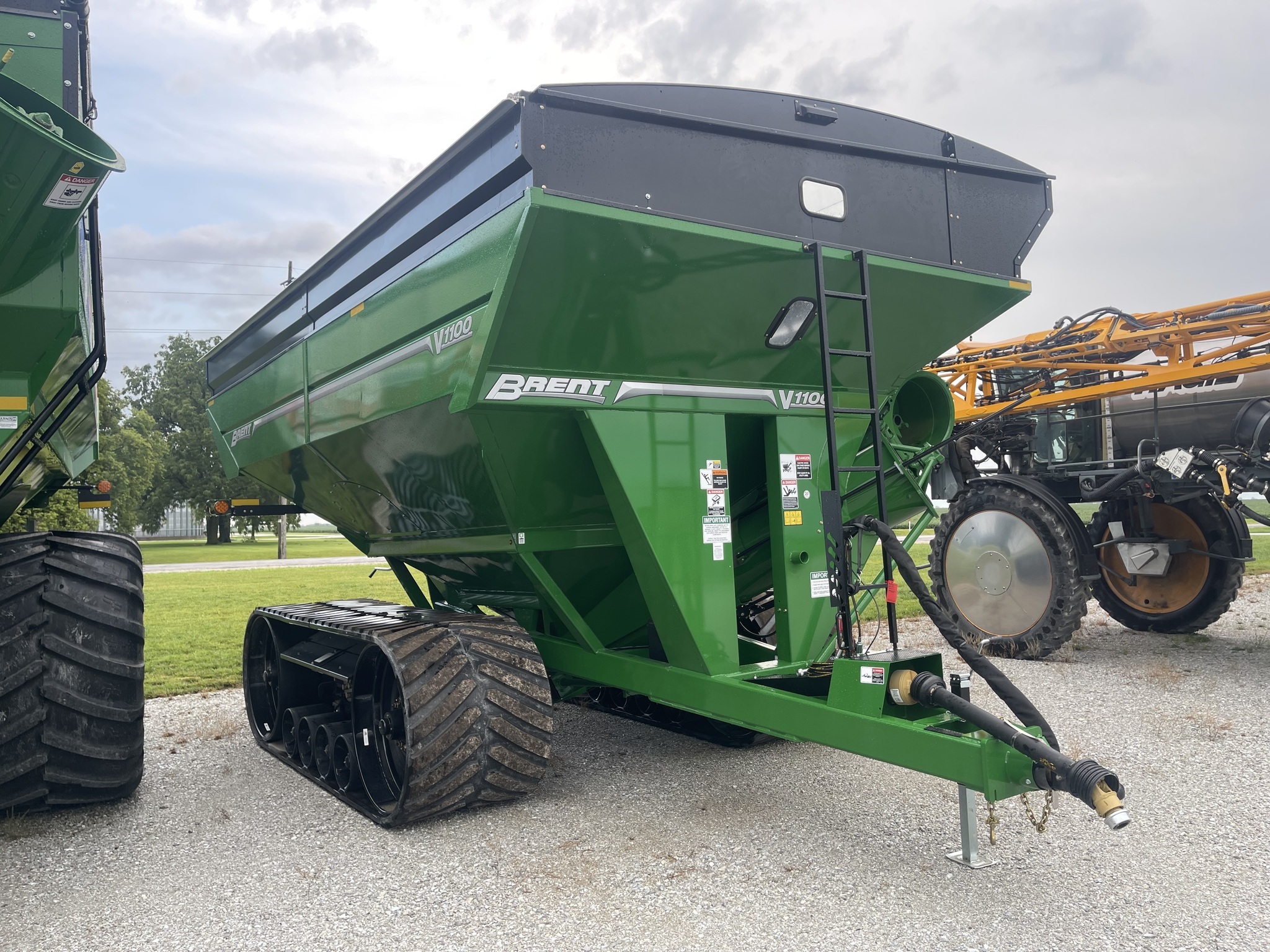 2024 Brent V1100 Grain Cart
