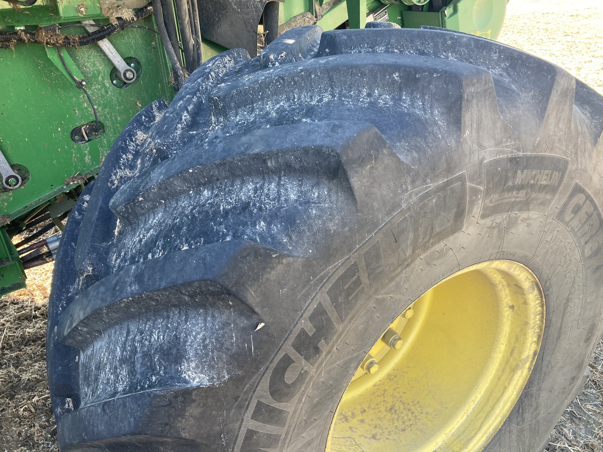 2013 John Deere S680 Combine