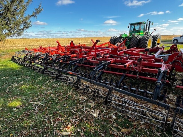 2014 Krause Excelerator 8000 Vertical Tillage
