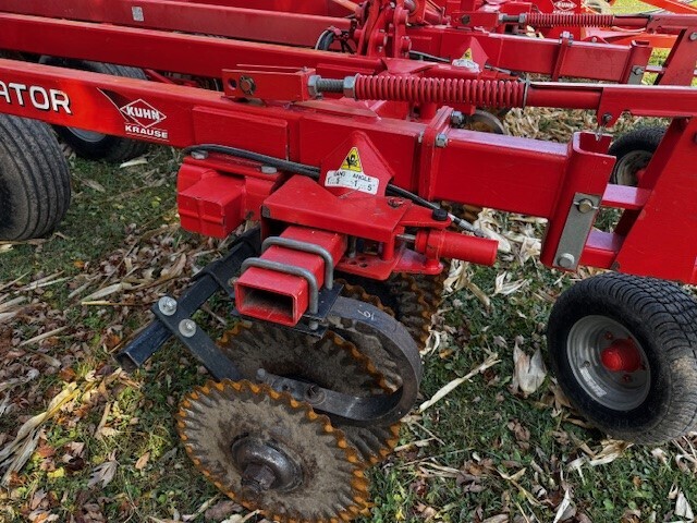 2014 Krause Excelerator 8000 Vertical Tillage