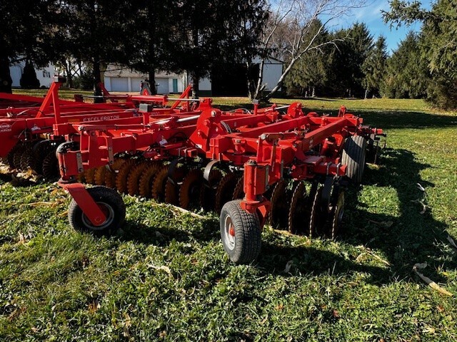 2014 Krause Excelerator 8000 Vertical Tillage