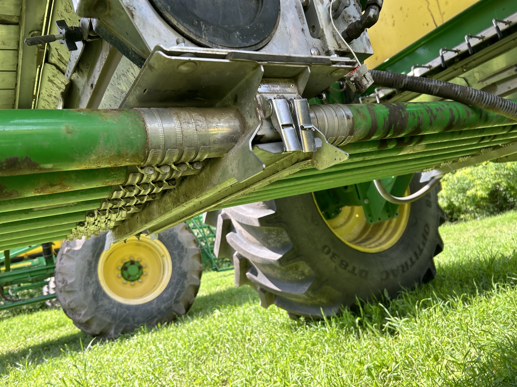 2016 John Deere 1890 Air Seeder