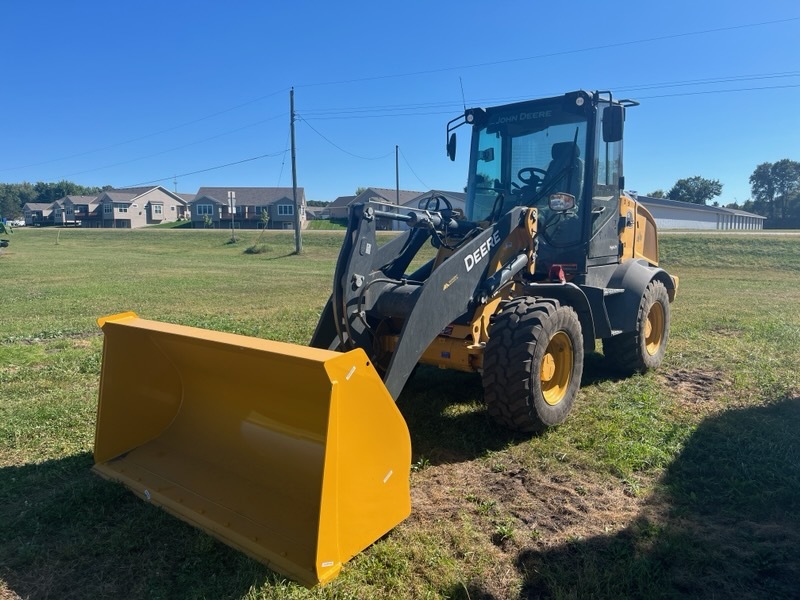 2023 John Deere 324L Front End Loader