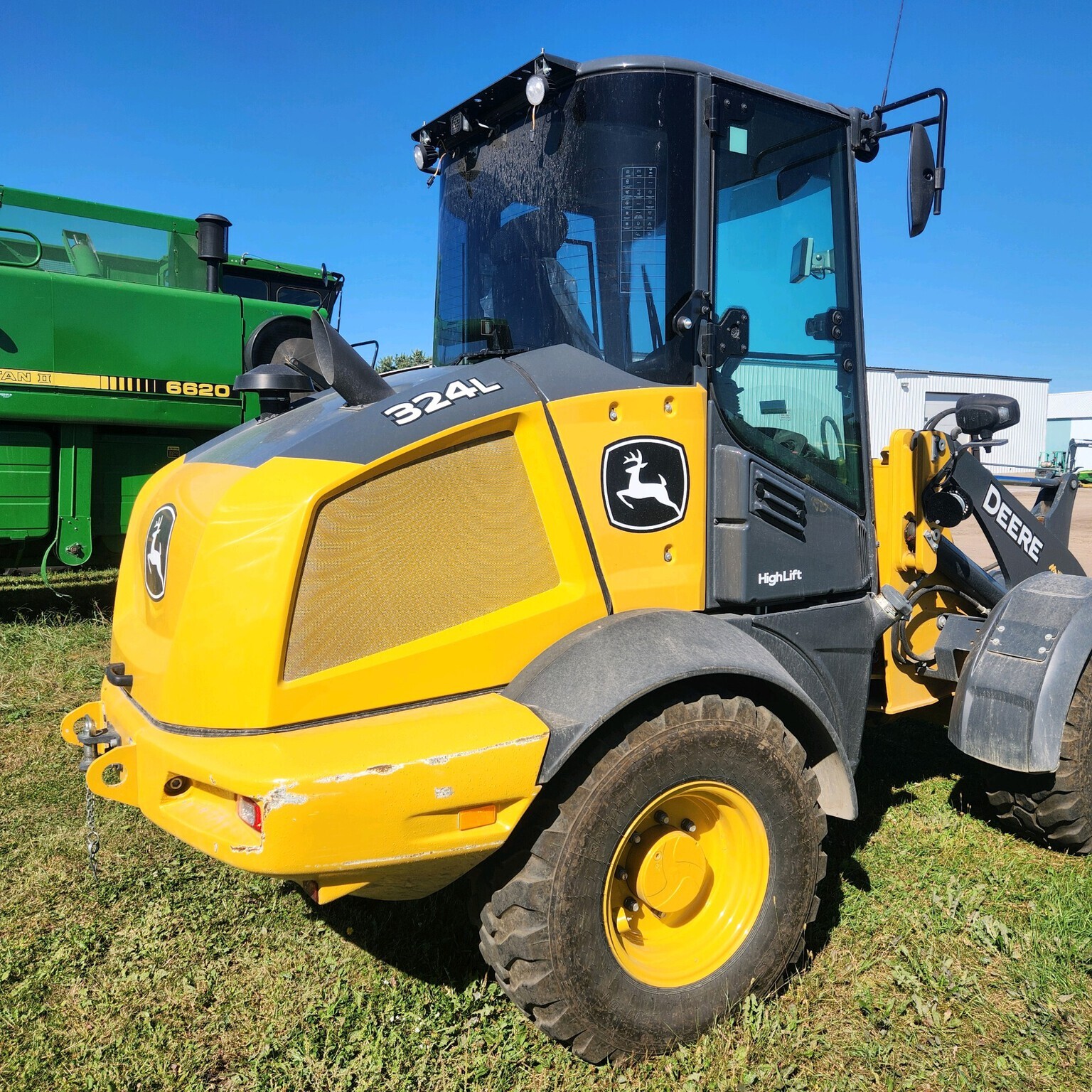 2023 John Deere 324L Front End Loader