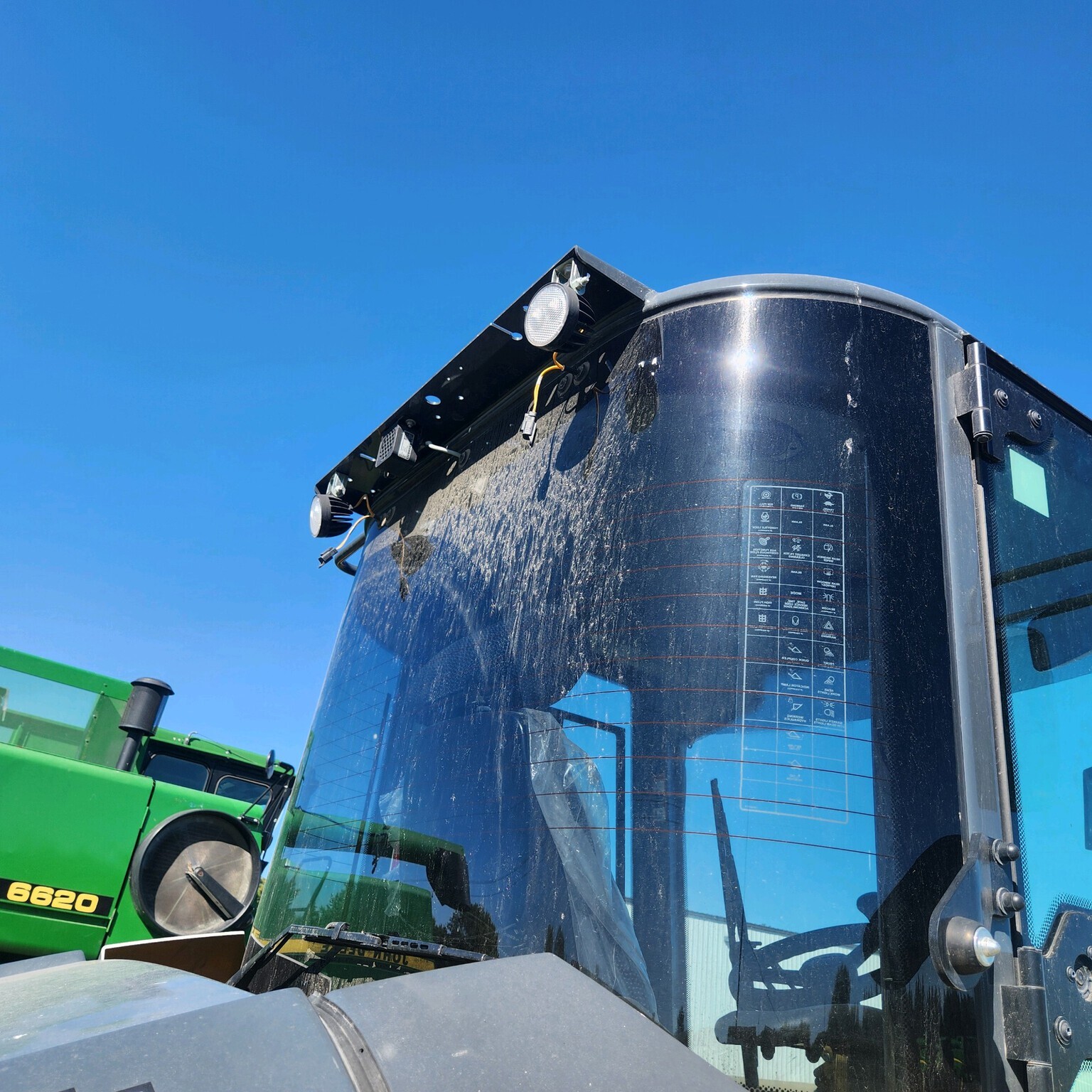 2023 John Deere 324L Front End Loader