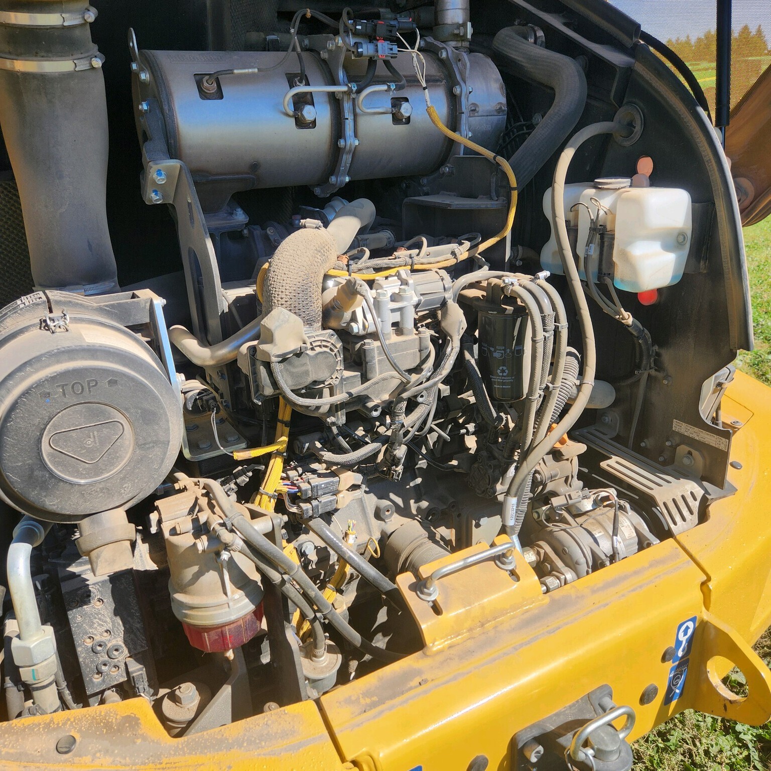 2023 John Deere 324L Front End Loader
