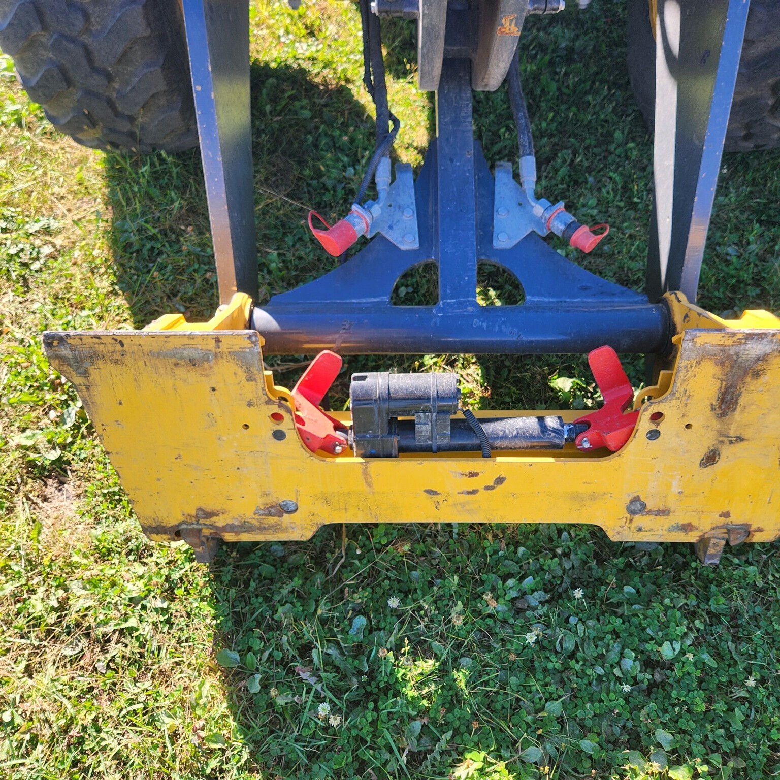 2023 John Deere 324L Front End Loader