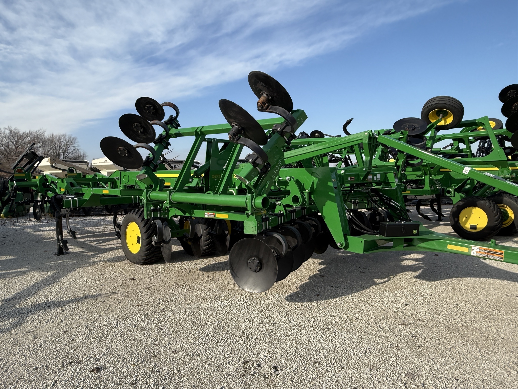 2023 John Deere 2730 Disk Chisel