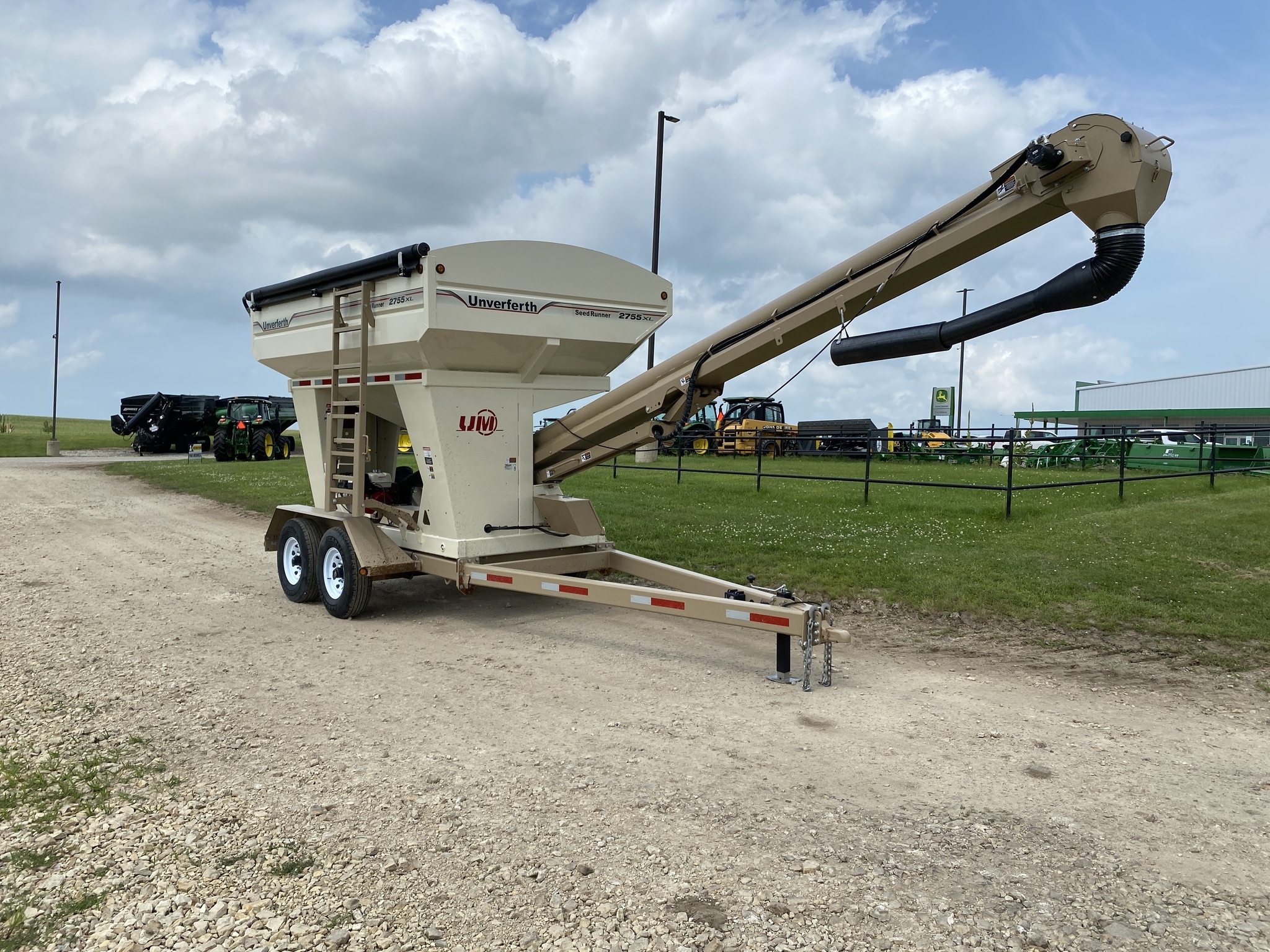 2023 Unverferth 2755XL Seed Tender