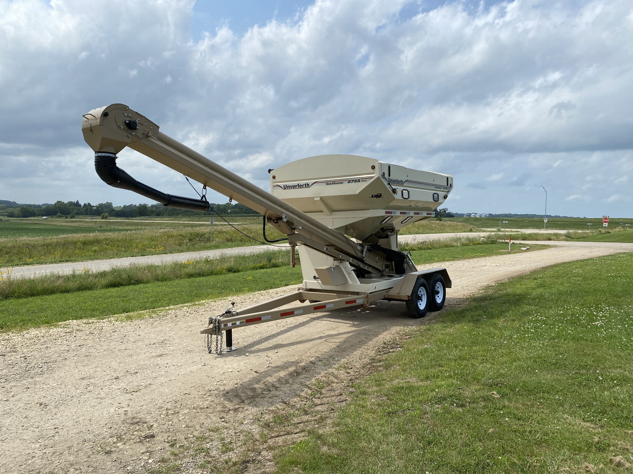 2023 Unverferth 2755XL Seed Tender