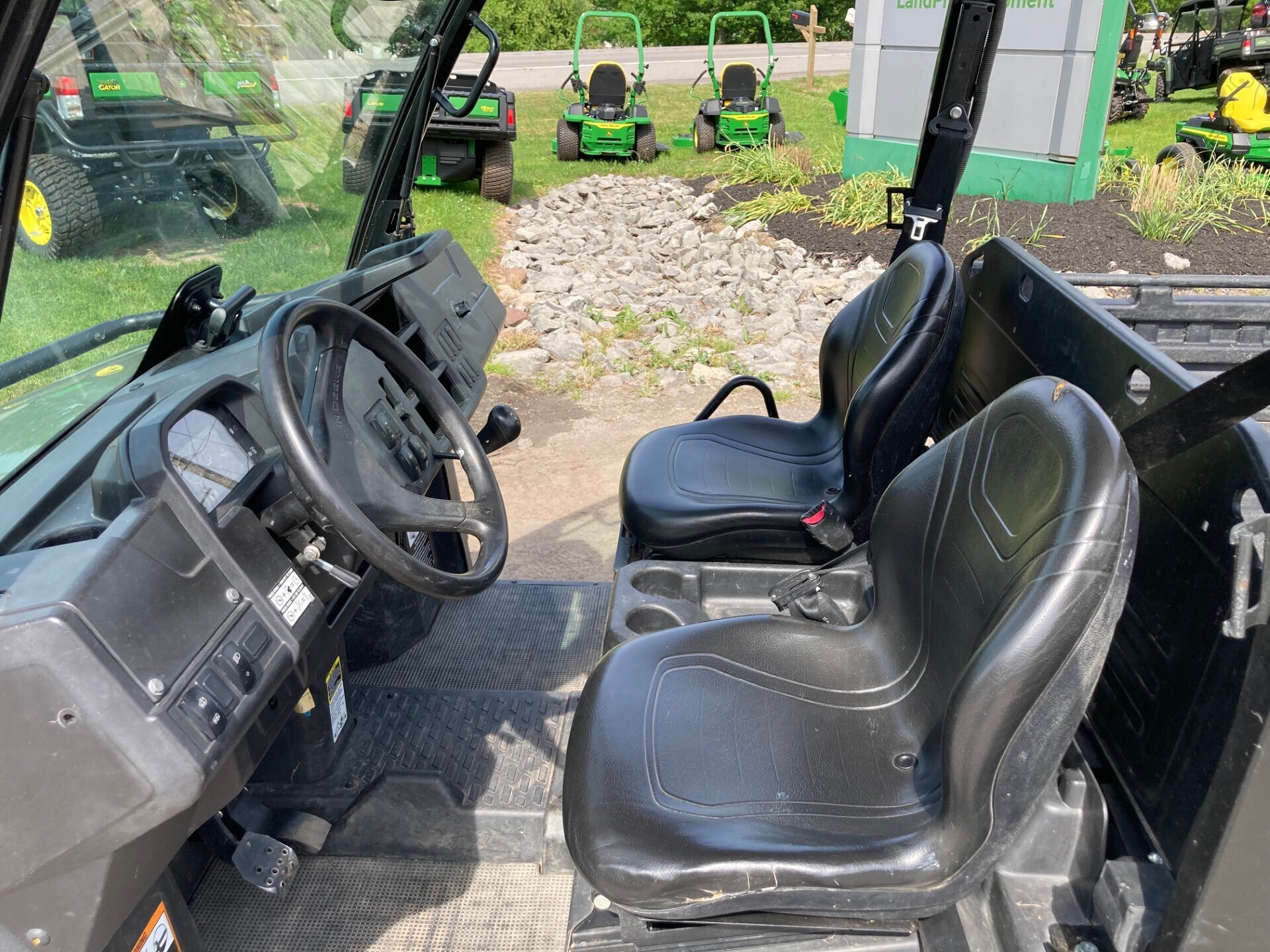 2021 John Deere XUV 835M ATVs and Utility Vehicle