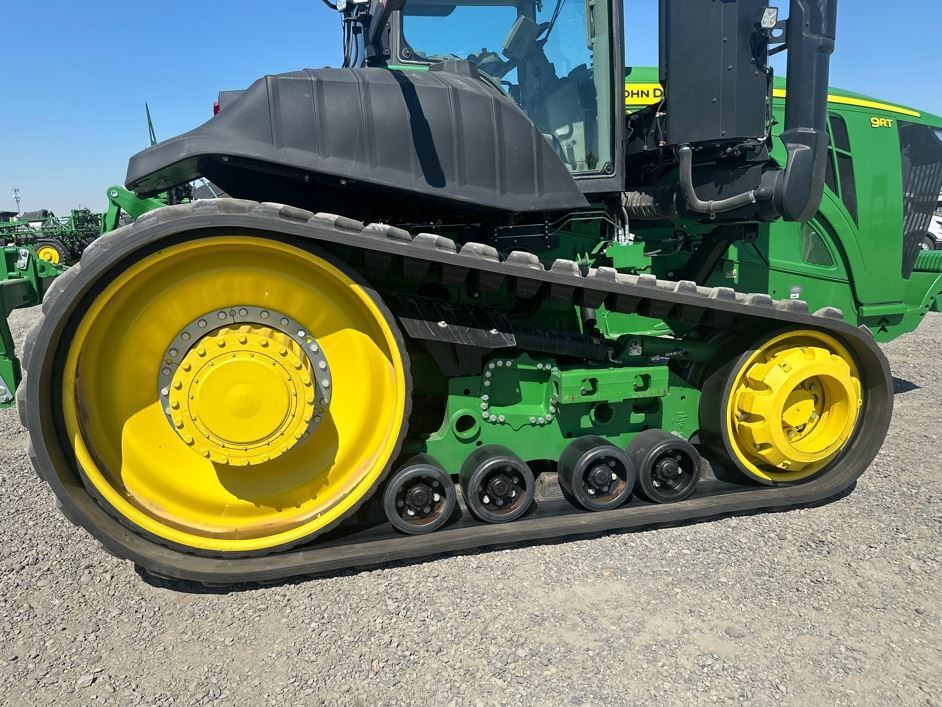 2022 John Deere 9RT 570 Tractor