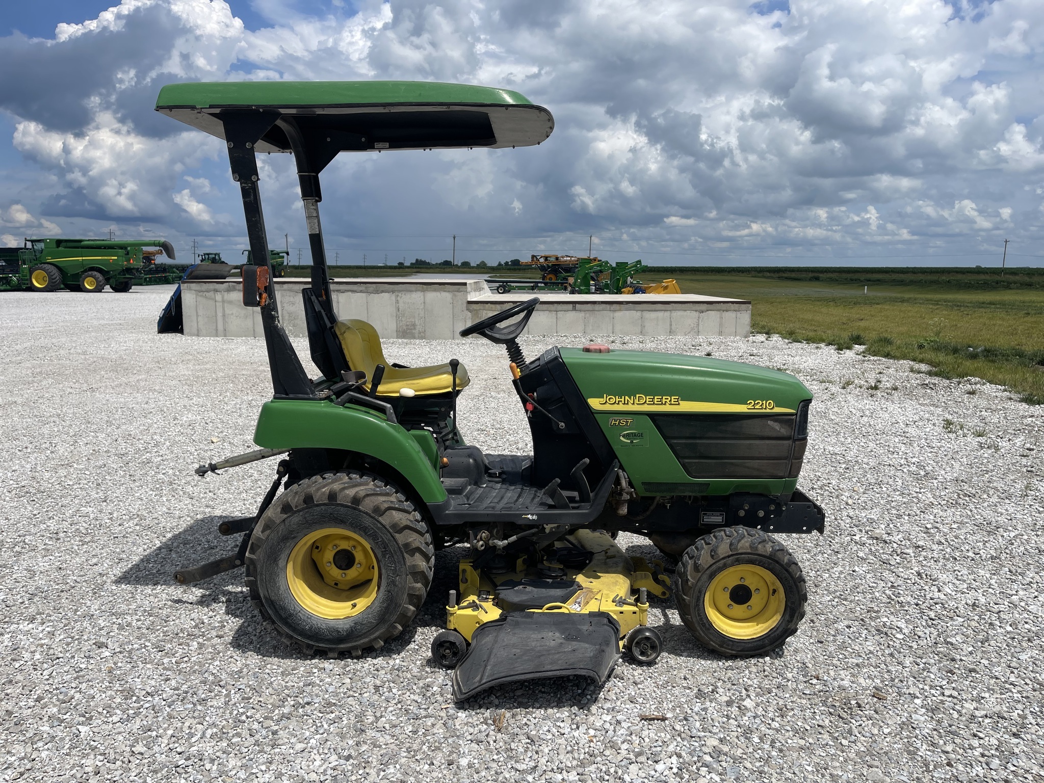 2005 John Deere 2210 Tractor