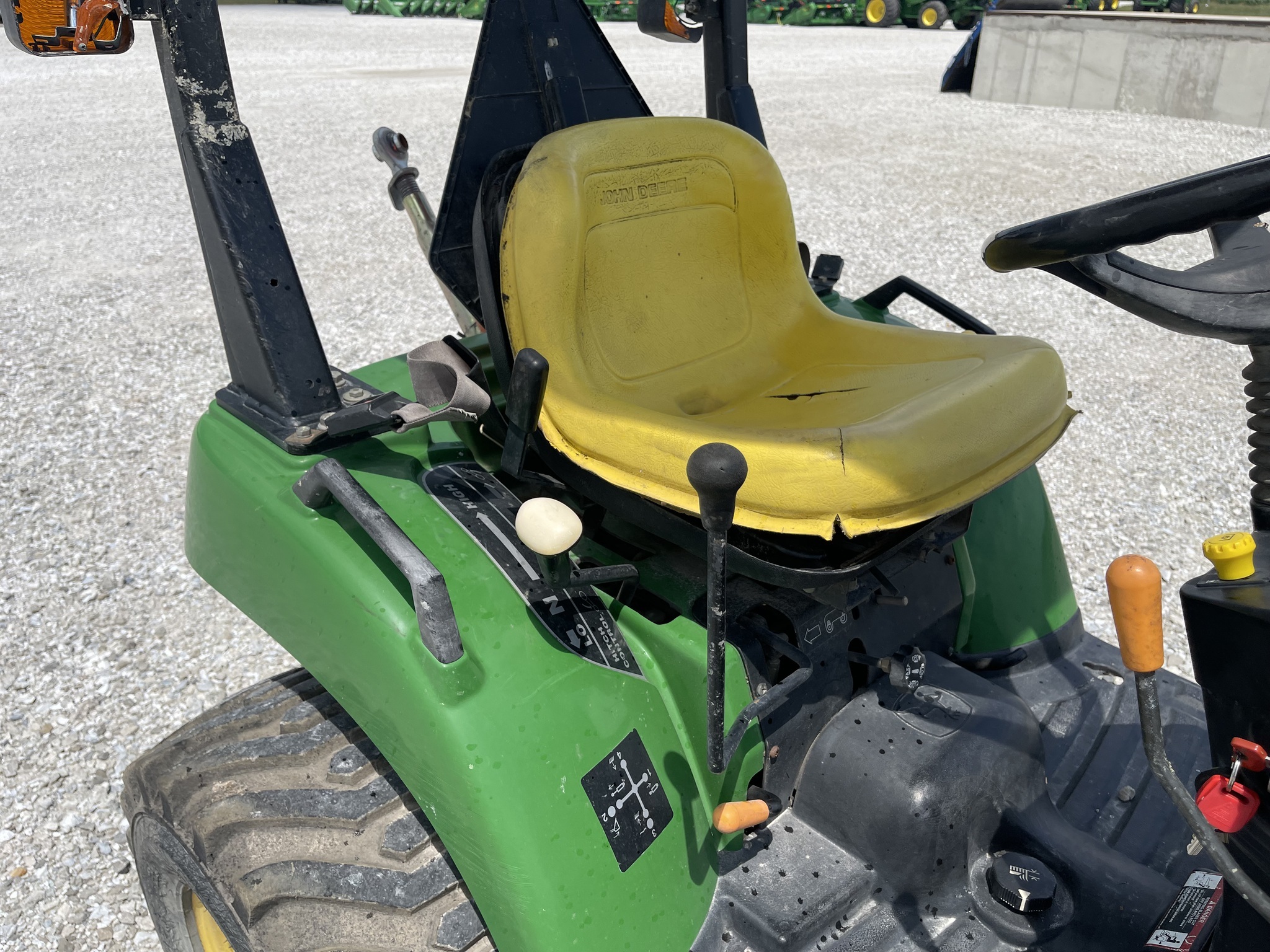 2005 John Deere 2210 Tractor