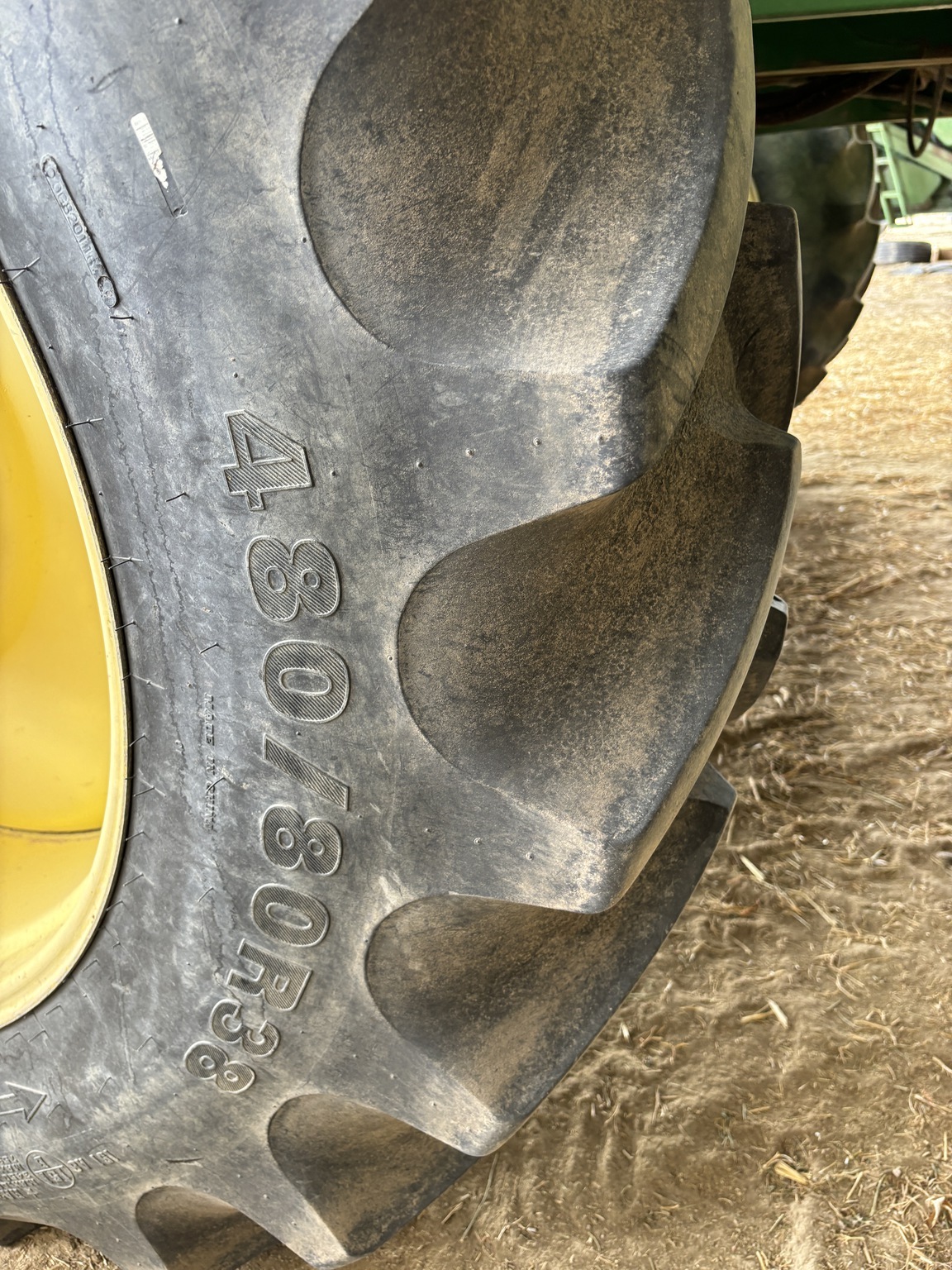 2011 John Deere R450 Self-Propelled Windrowers and Swather