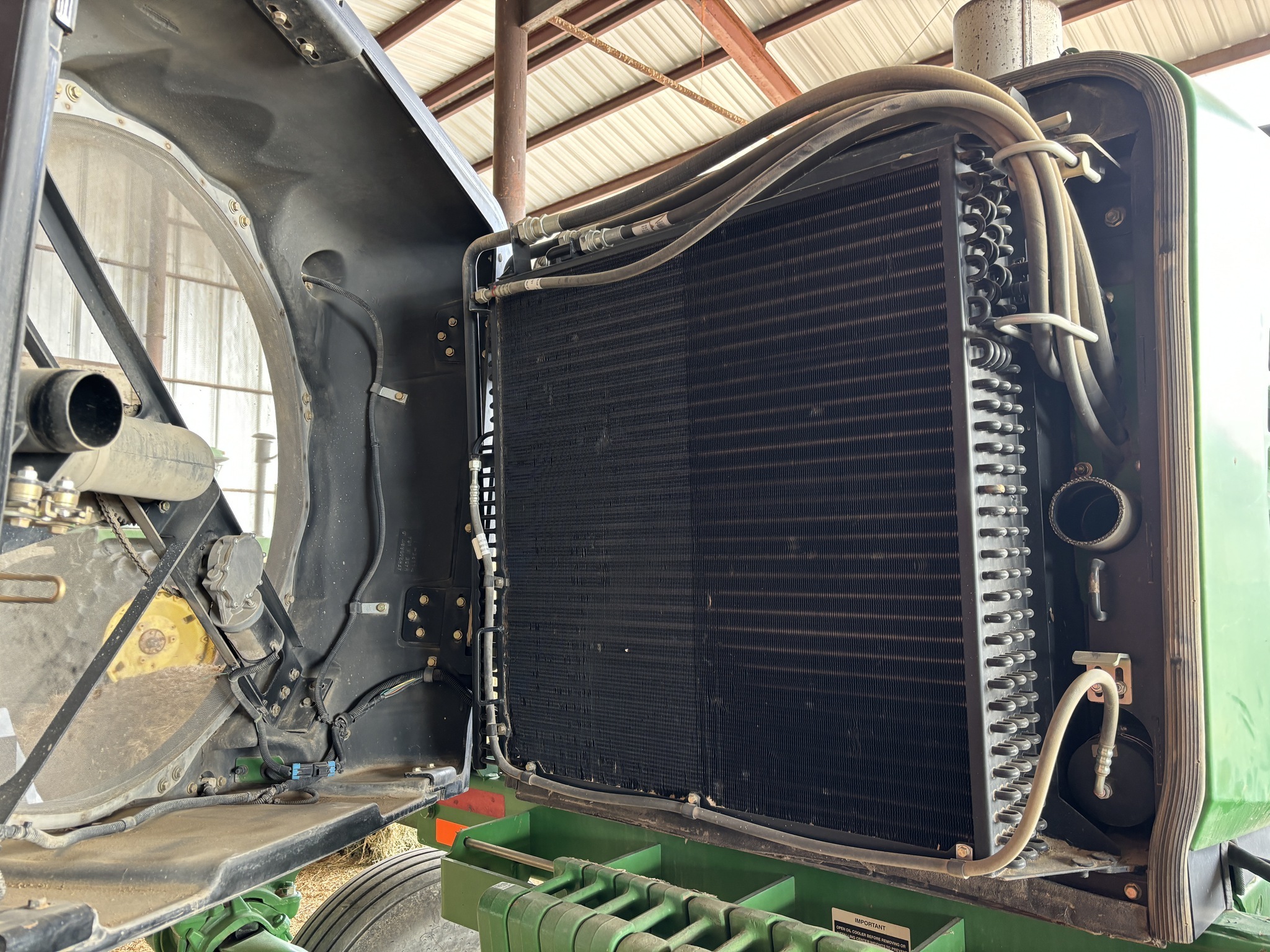 2011 John Deere R450 Self-Propelled Windrowers and Swather