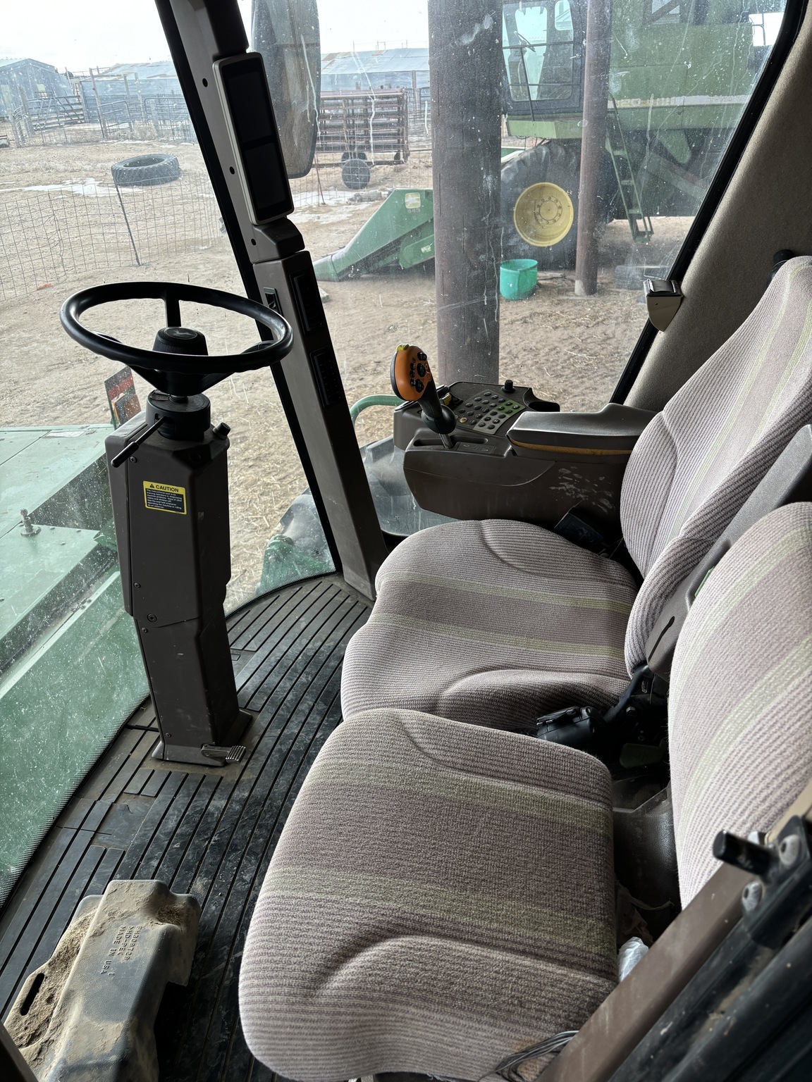 2011 John Deere R450 Self-Propelled Windrowers and Swather