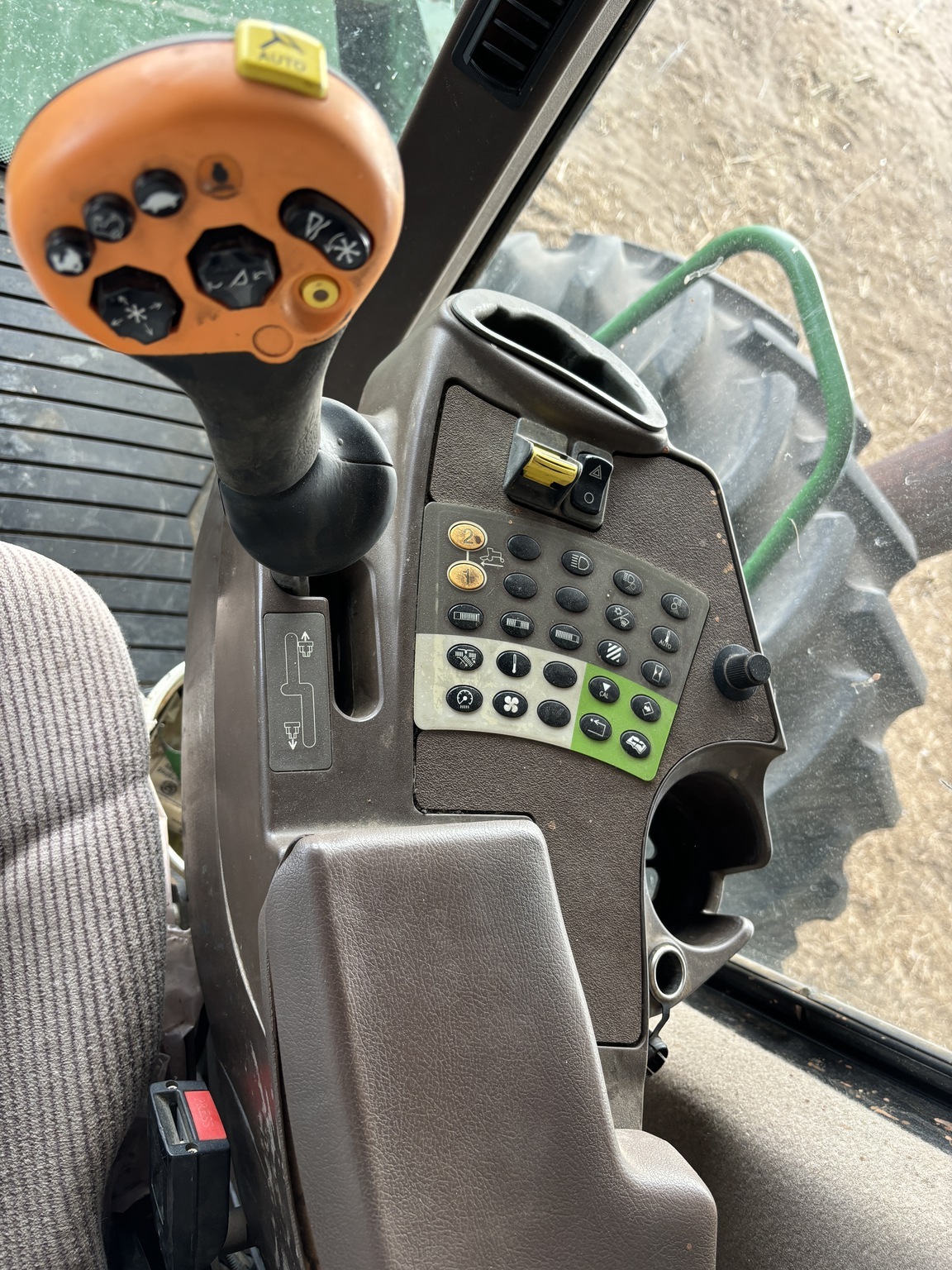 2011 John Deere R450 Self-Propelled Windrowers and Swather