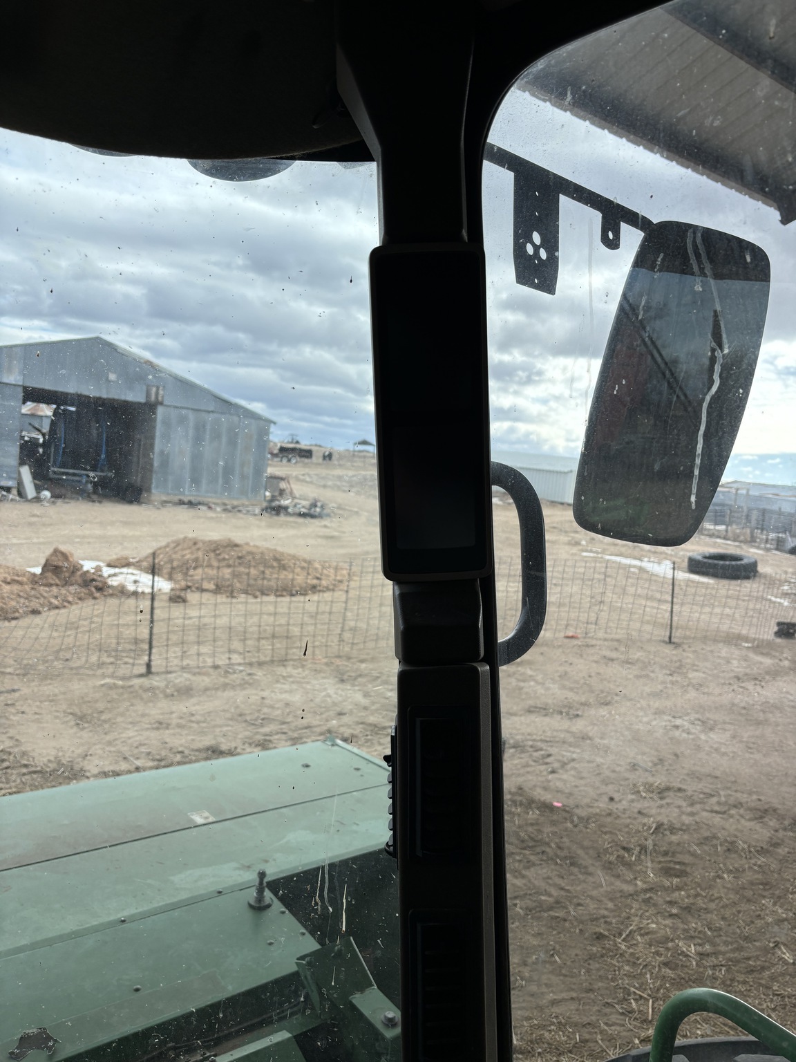 2011 John Deere R450 Self-Propelled Windrowers and Swather