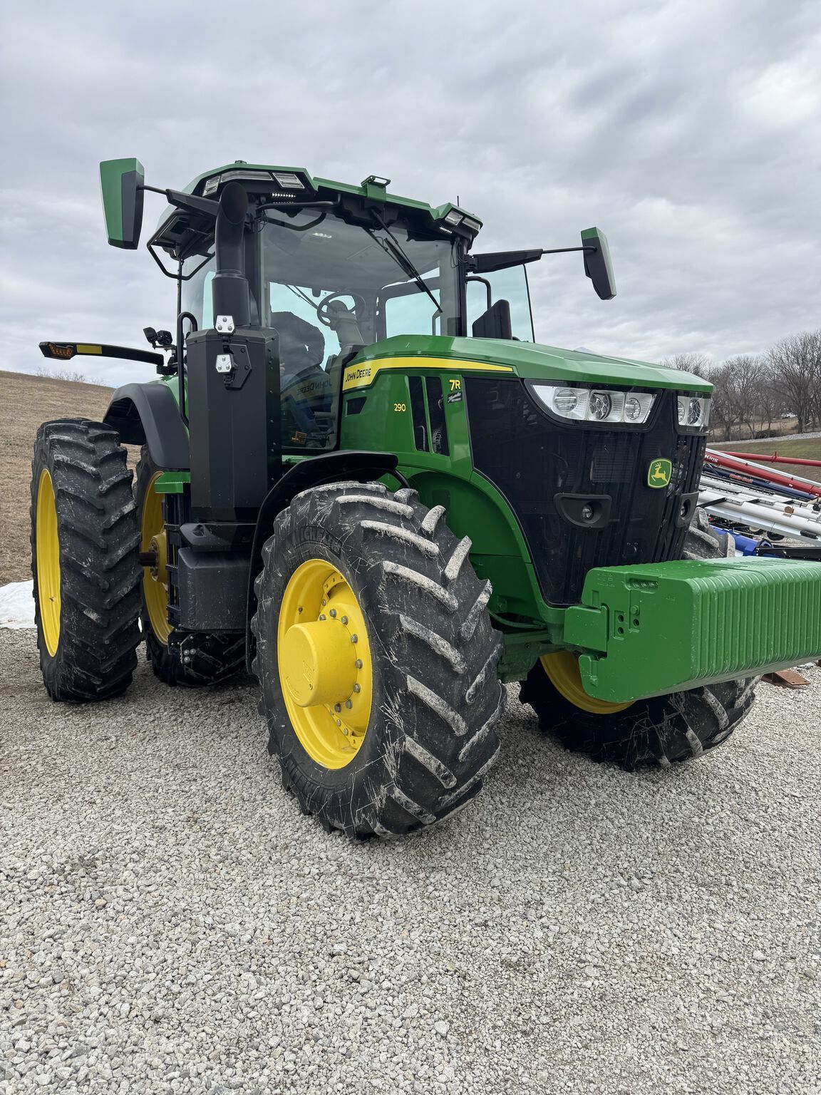 2023 John Deere 7R 290 Tractor