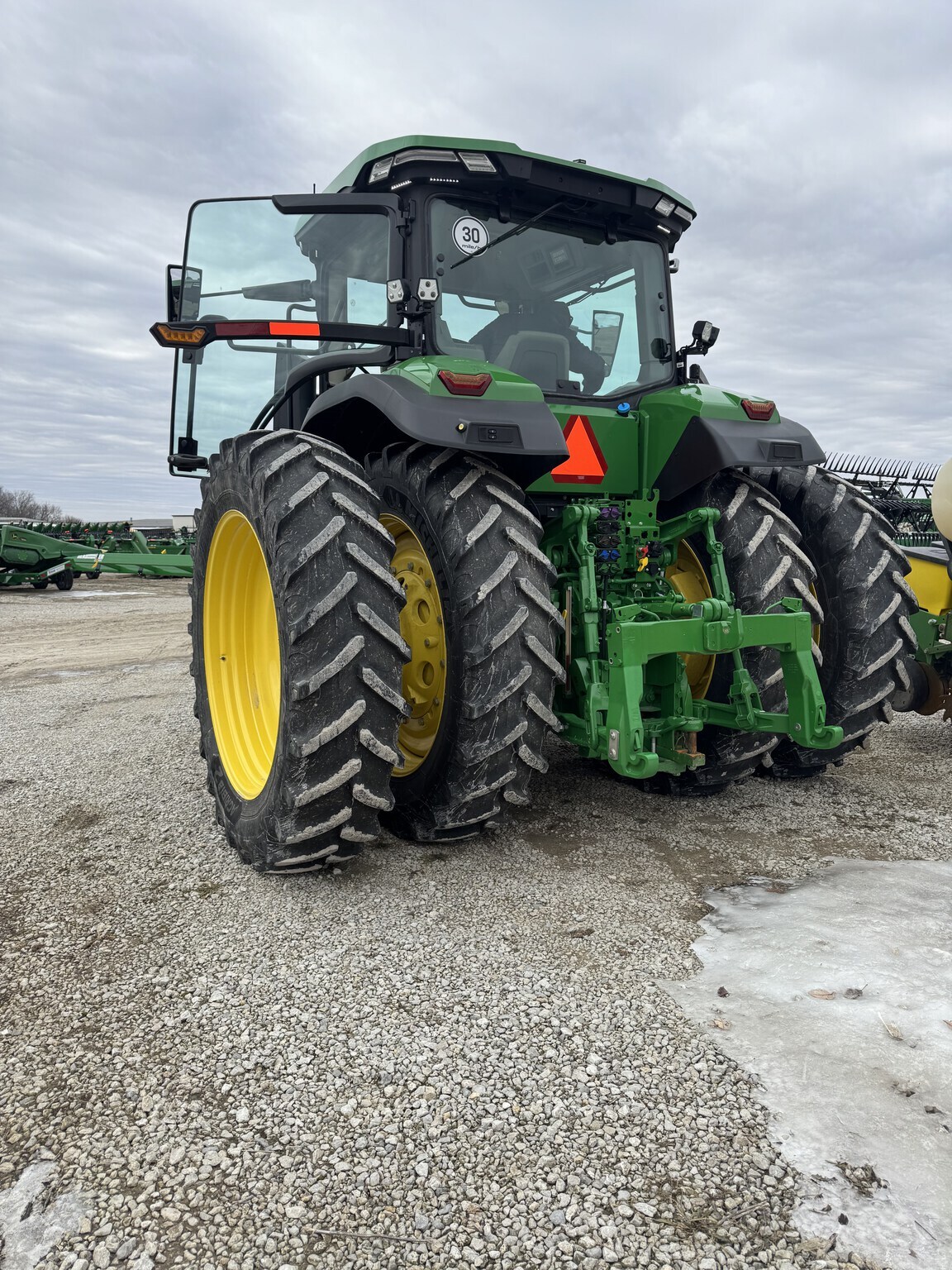 2023 John Deere 7R 290 Tractor
