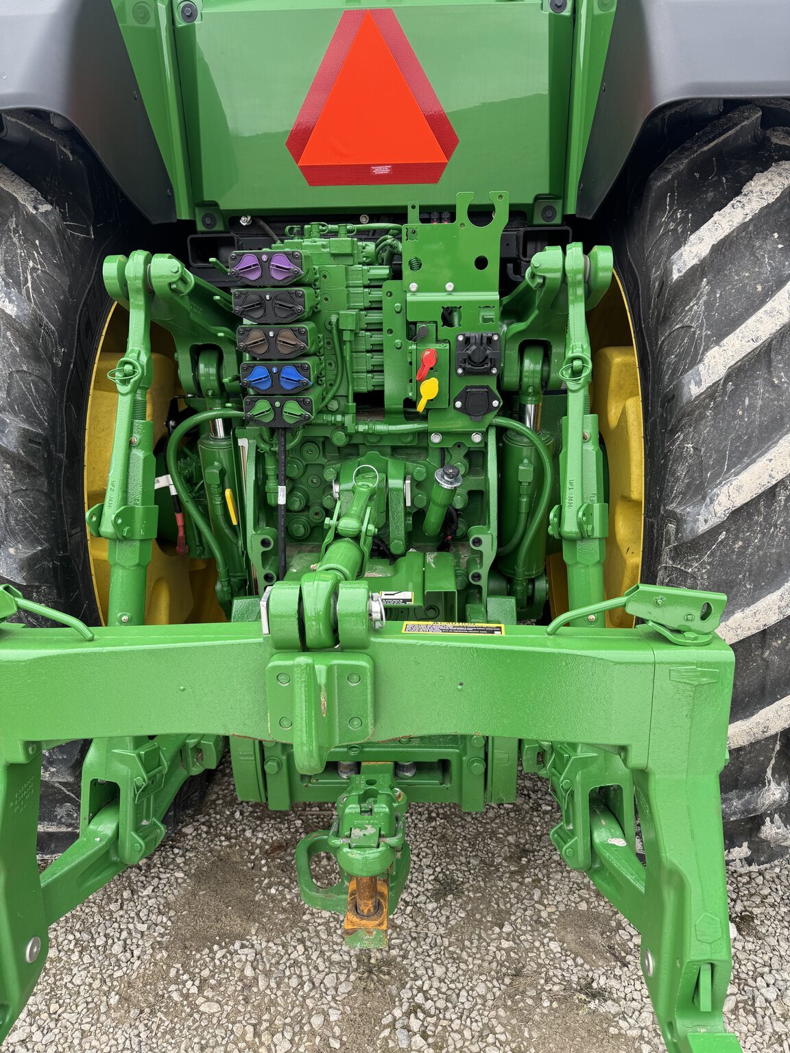 2023 John Deere 7R 290 Tractor