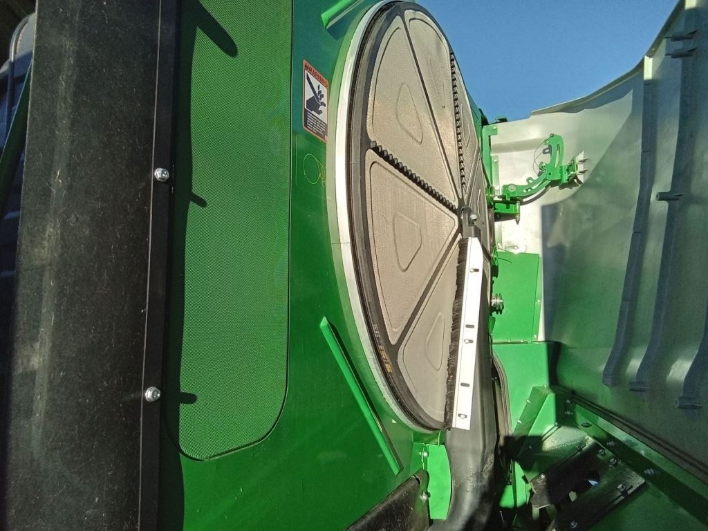 2023 John Deere S780 Combine