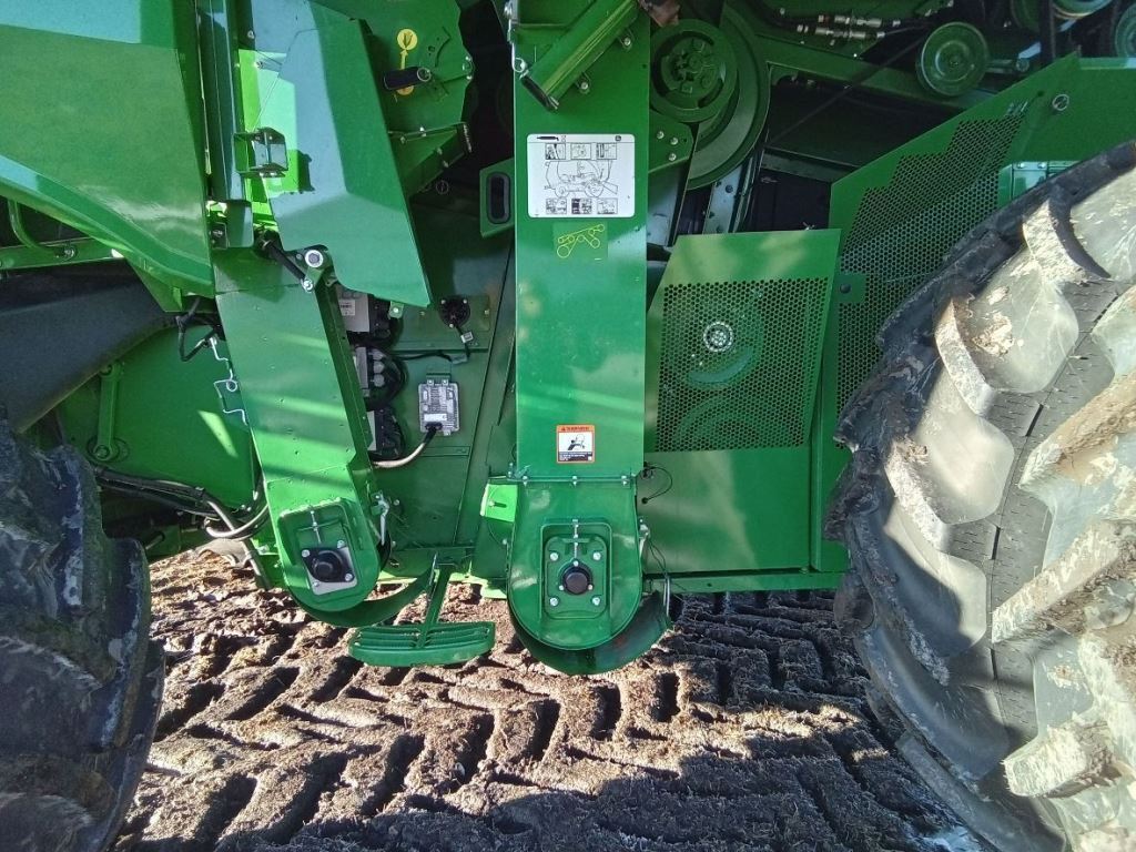 2023 John Deere S780 Combine