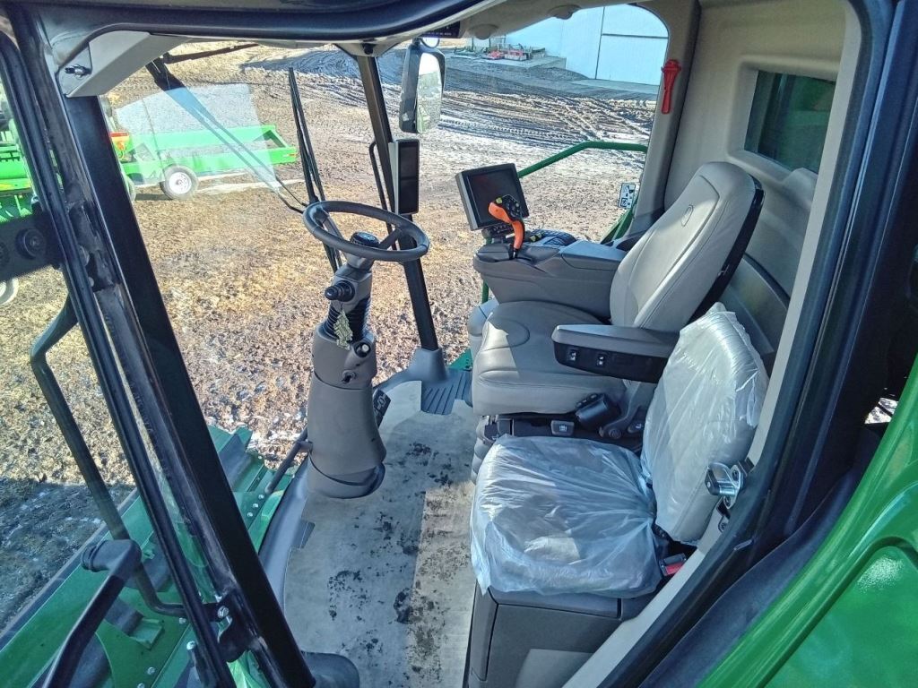 2023 John Deere S780 Combine