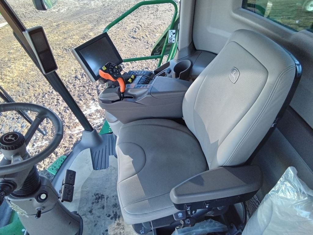 2023 John Deere S780 Combine
