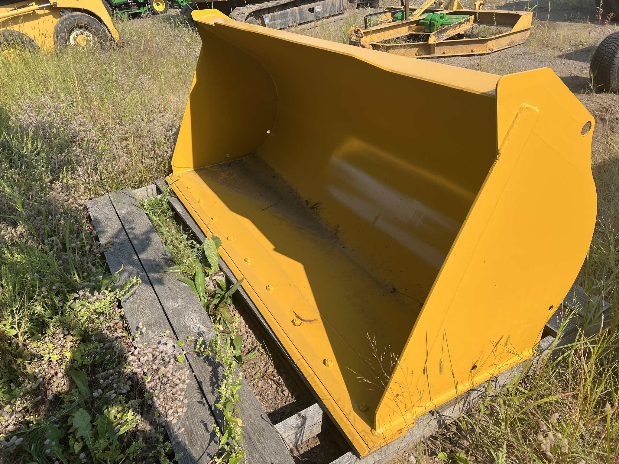  John Deere BYT11582 Loader and Skid Steer Attachment