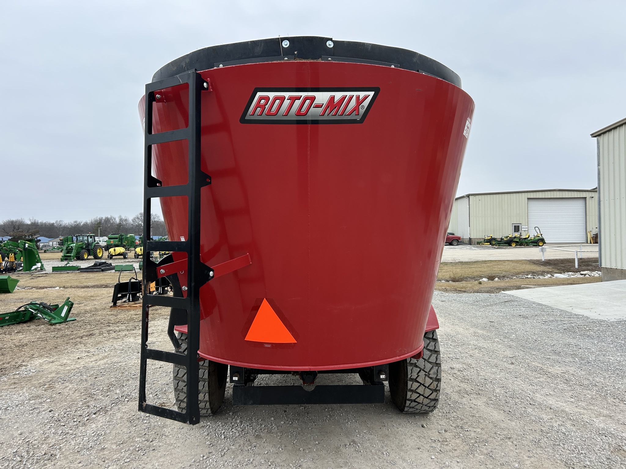 2022 Roto Mix 525 Grinders and Mixer
