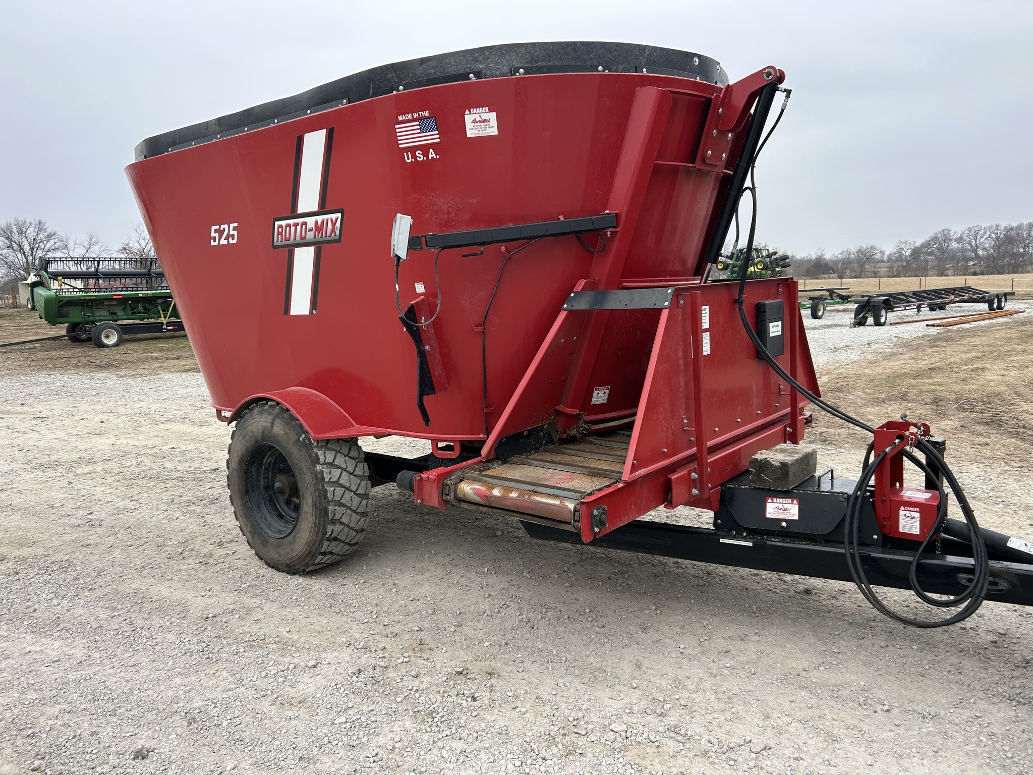 2022 Roto Mix 525 Grinders and Mixer