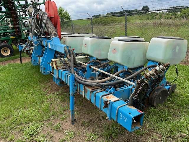 2010 Monosem 6X2 Planter
