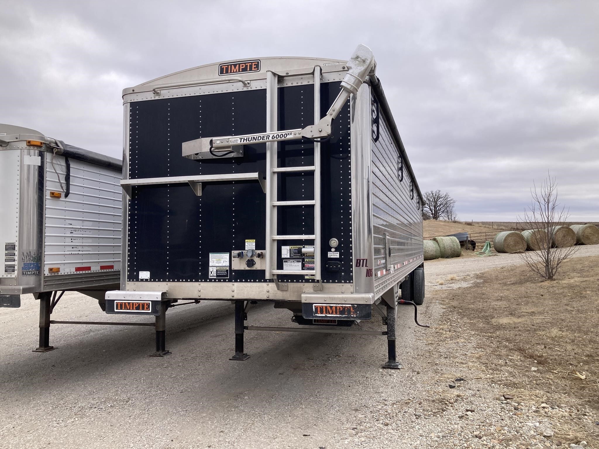 2017 Timpte Super Hopper Grain Trailer
