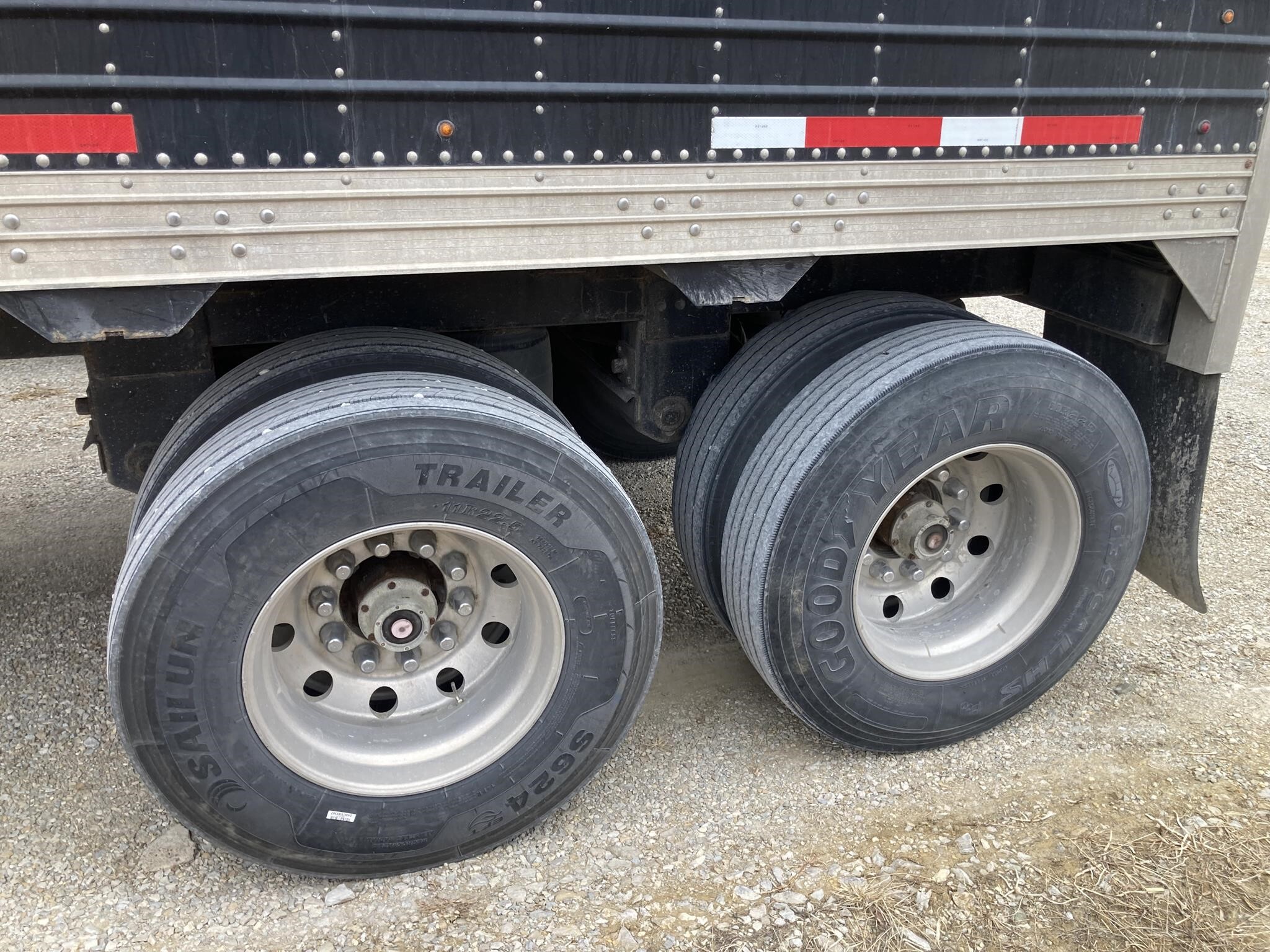 2017 Timpte Super Hopper Grain Trailer