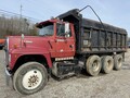 1995 Ford LT9000 Semi Trucks/Trailer