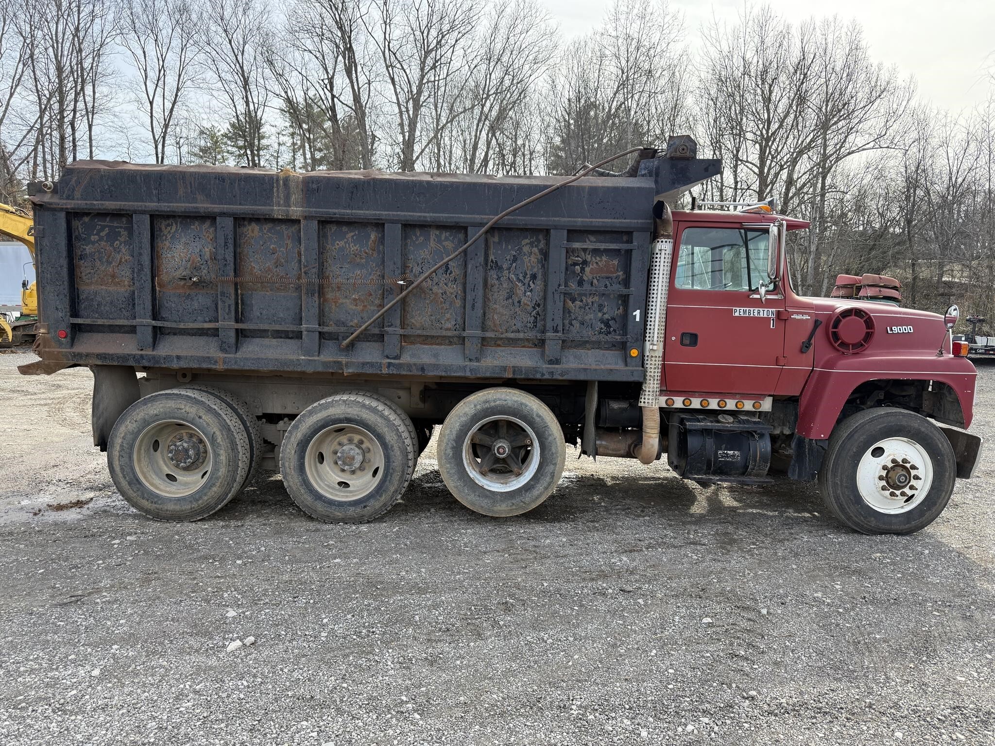 1995 Ford LT9000 Semi Trucks/Trailer