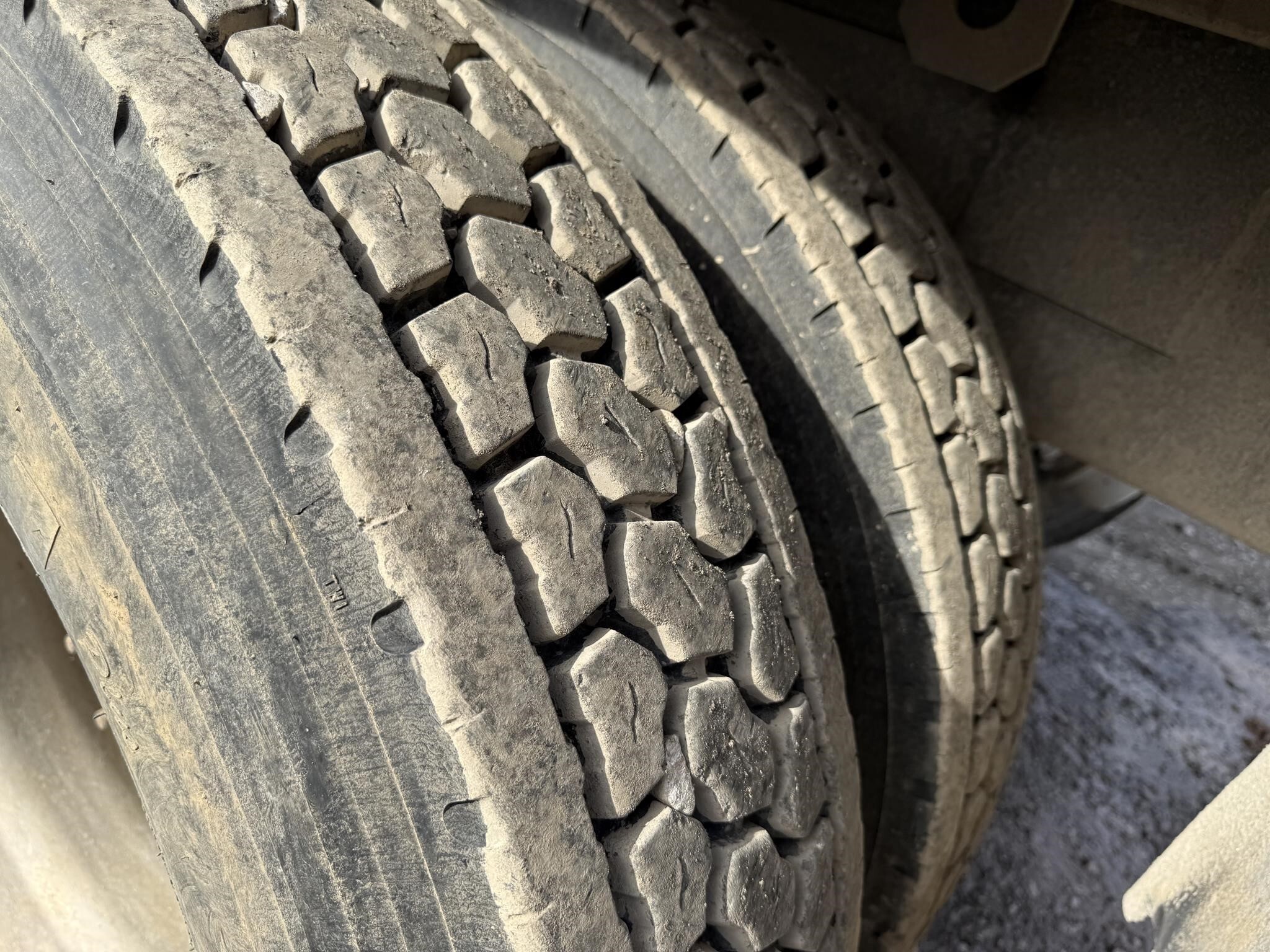 1995 Ford LT9000 Semi Trucks/Trailer