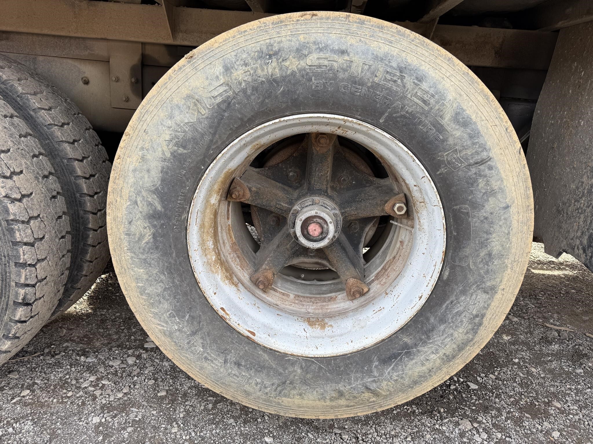 1995 Ford LT9000 Semi Trucks/Trailer