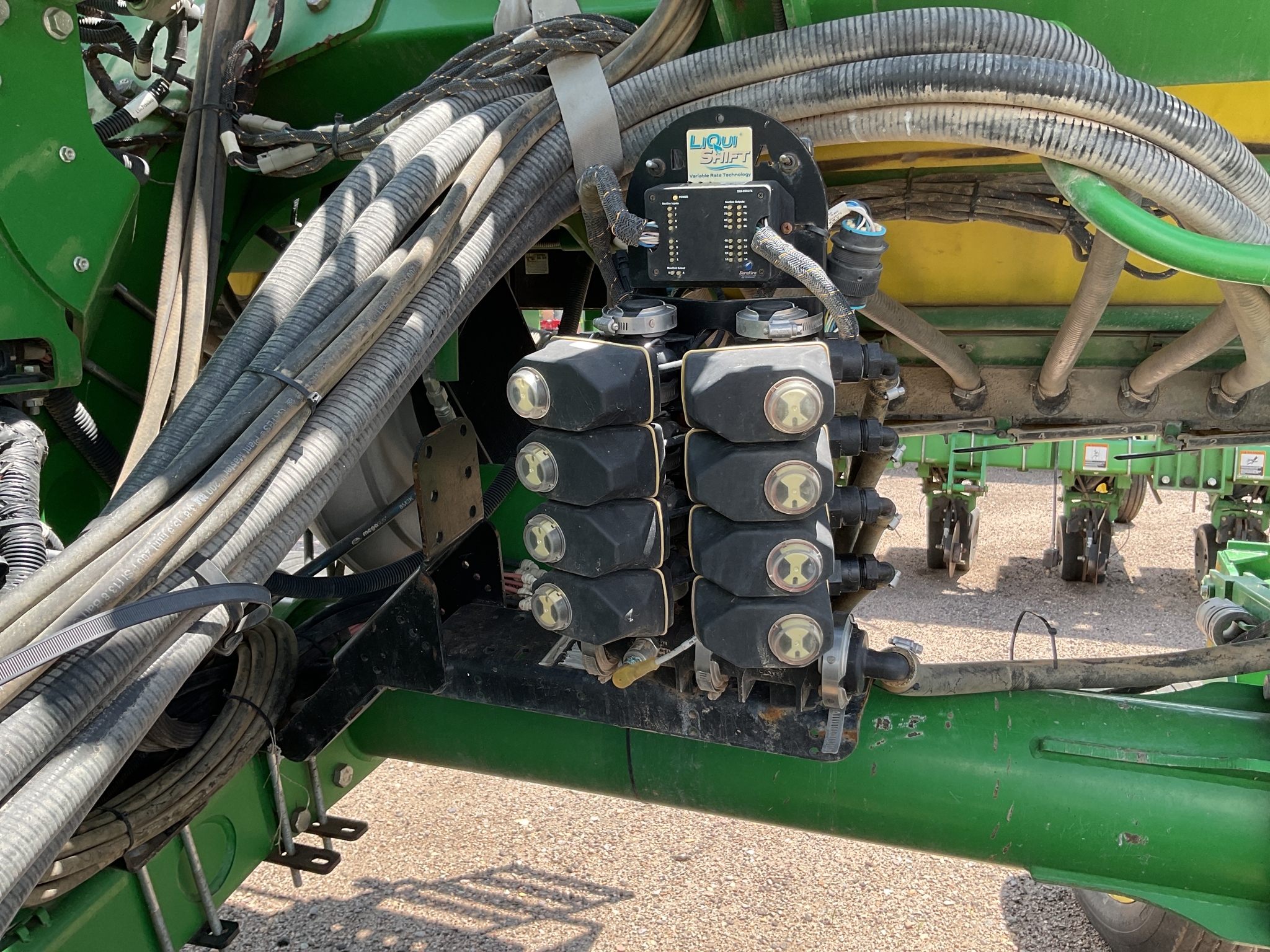 2016 John Deere 1725 CCS Planter
