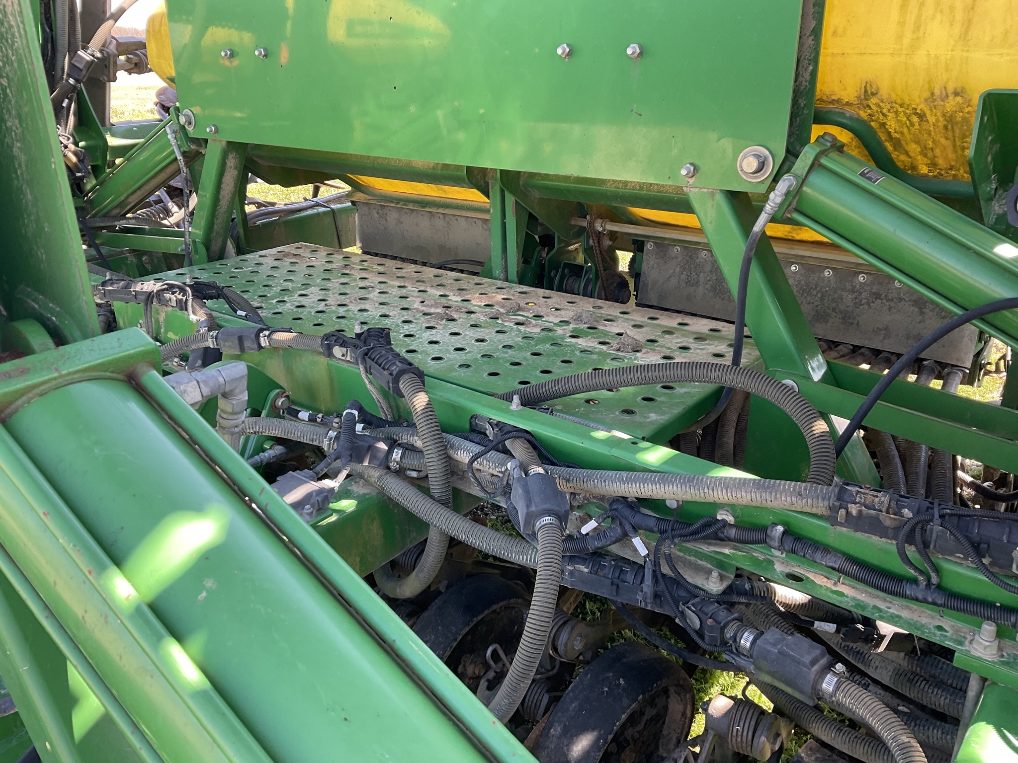 2012 John Deere 1990 Air Seeder